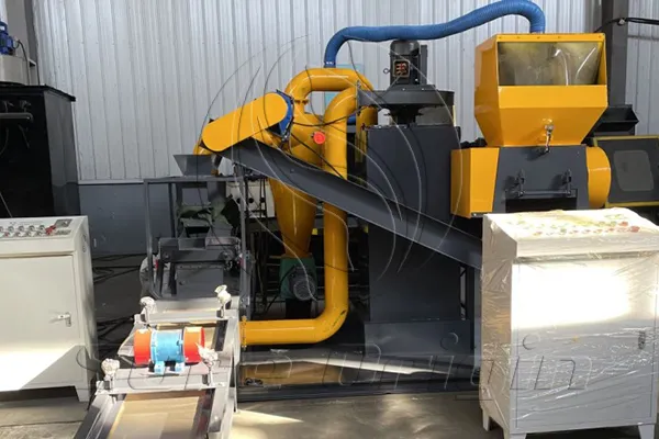 Equipo de reciclaje y procesamiento de cables eléctricos de gran capacidad La máquina de reciclaje de cables de cobre tipo 800 se envía a Japón